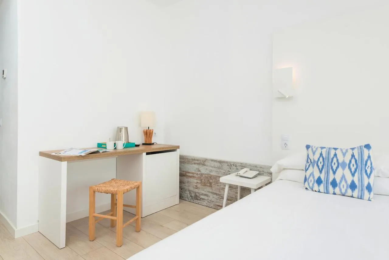 Hotel Atolon & Kaafu Beach Club Cala Bona  4*, Cala Bona (Mallorca)