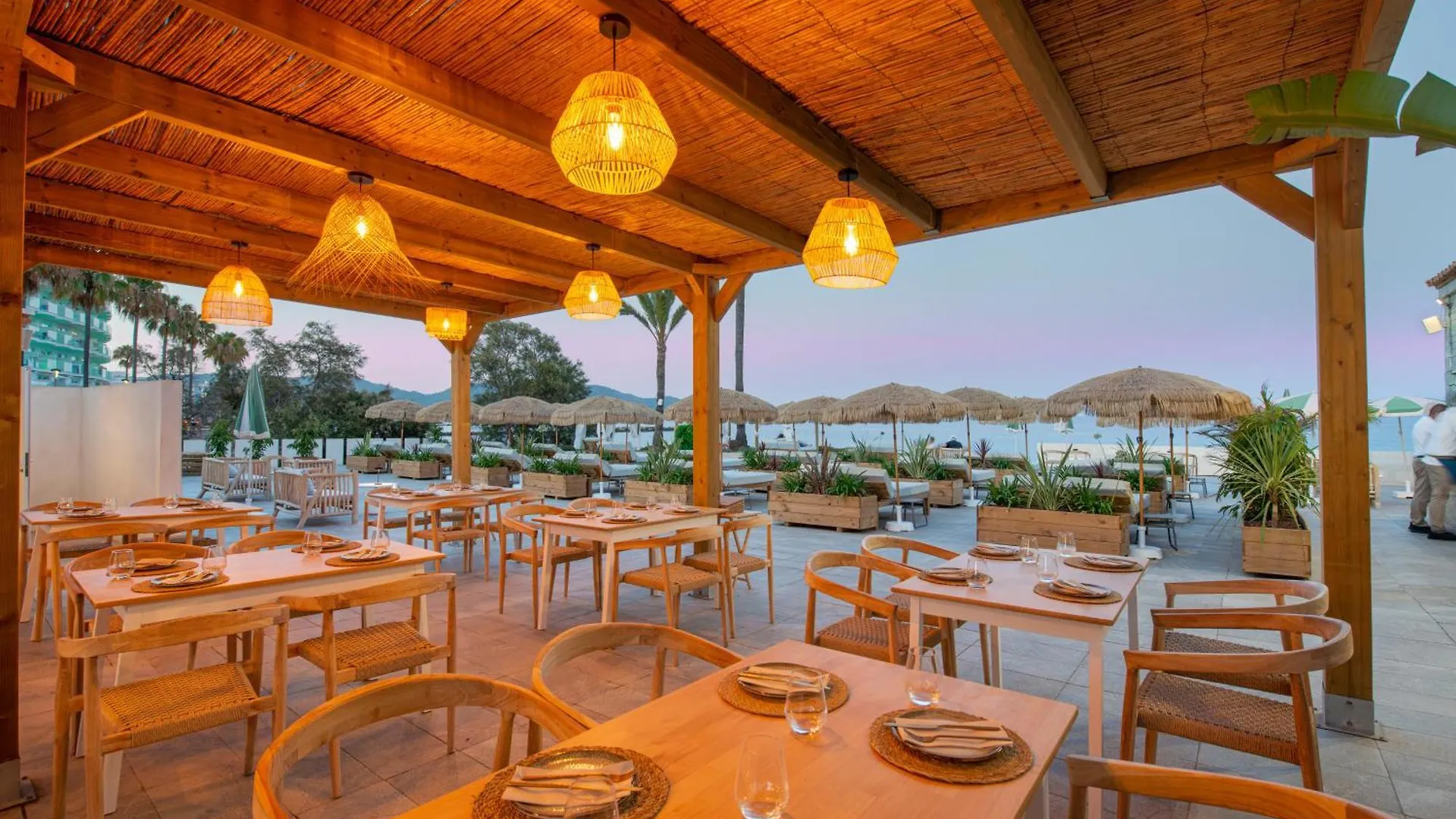 Hotel Atolon & Kaafu Beach Club Cala Bona  4*, Cala Bona (Mallorca)
