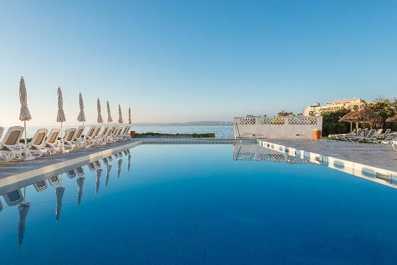 Hotel Atolon & Kaafu Beach Club Cala Bona  4*, Cala Bona (Mallorca)