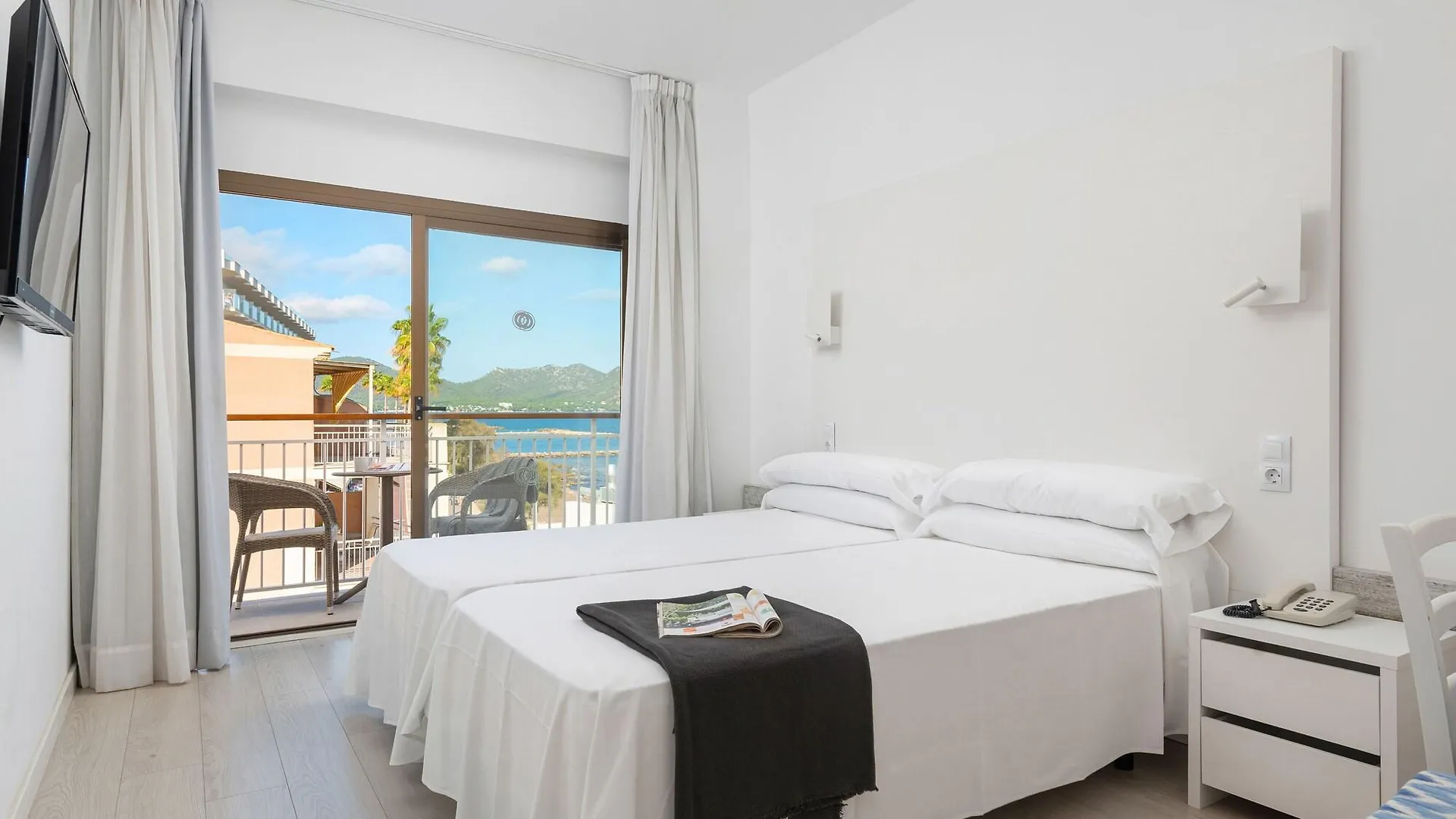 Hotel Atolon Cala Bona